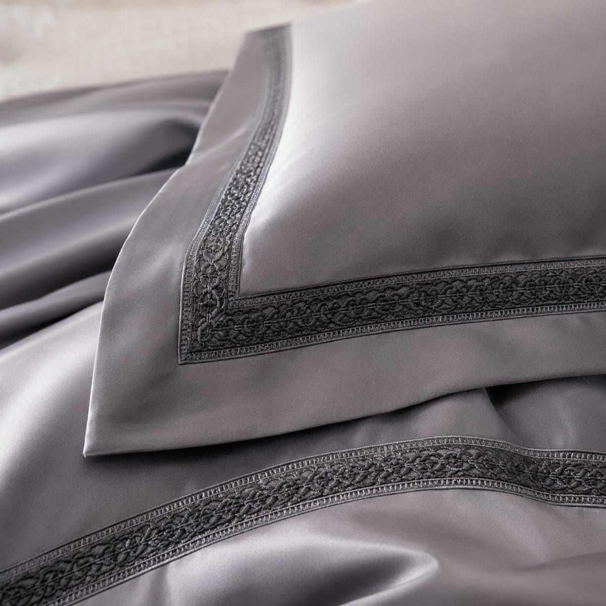 Woven border on the Dove Grey pillowcase